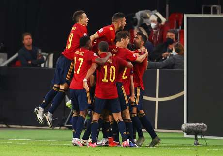 Espanhol Gaya Marca No Final E Arranca Empate Contra A Alemanha
