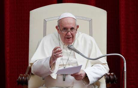 Papa Francisco discursa em audiência geral após readmissão do público 
02/09/2020
REUTERS/Guglielmo Mangiapane