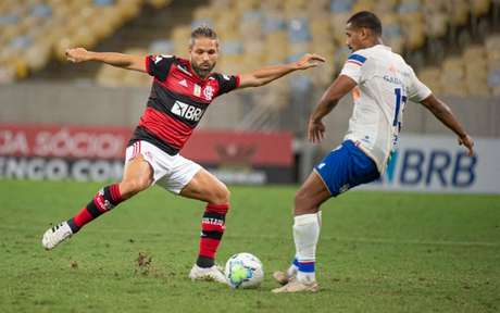 Diego Ribas foi um dos atletas a criticarem o gramado do Maracanã no sábado (Foto: Alexandre Vidal/Flamengo) Diego Ribas foi um dos atletas a criticarem o gramado do Maracanã no sábado (Foto: Alexandre Vidal/Flamengo)
