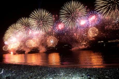 Reveillon Do Rio Nao Tera Queima De Fogos Em Copacabana Fim do casamento de carlinhos maia foi à la réveillon no rj: queima de fogos em copacabana