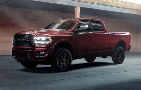 Ram 2500 Laramie Night Edition, a primeira série especial da marca no Brasil.