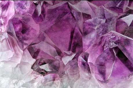 Descubra o poder dos cristais violeta - Shutterstock