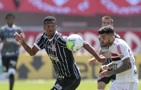 Jô desfalcará o Corinthians por dois jogos no Brasileirão por conta de ato hostil (Foto: Rodrigo Coca/Ag. Corinthians) Jô desfalcará o Corinthians por dois jogos no Brasileirão por conta de ato hostil (Foto: Rodrigo Coca/Ag. Corinthians)