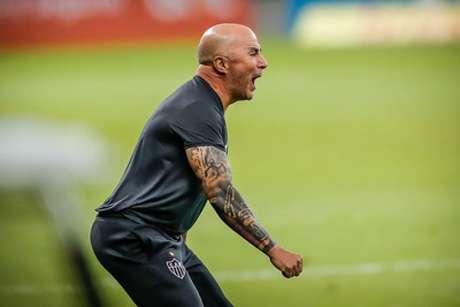 O treinador argentino tem feito cobranças fortes à diretoria por reforços e para que os salários fique em dia-(Bruno Cantini/Atlético-MG) O treinador argentino tem feito cobranças fortes à diretoria por reforços e para que os salários fique em dia-(Bruno Cantini/Atlético-MG)
