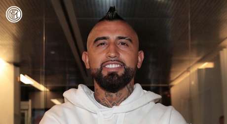Vidal assinou contrato de dois anos com a Inter de Milão (Foto: Divulgação/Inter de Milão) Vidal assinou contrato de dois anos com a Inter de Milão (Foto: Divulgação/Inter de Milão)