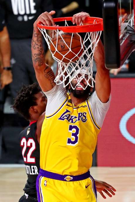 Anthony Davis deu novo show pelo Los Angeles Lakers 30/09/2020 Kim Klement-USA TODAY Sports Anthony Davis deu novo show pelo Los Angeles Lakers
30/09/2020
Kim Klement-USA TODAY Sports