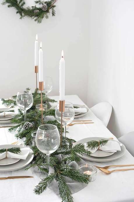 41. Enfeites de natal para mesa de jantar – Via: Pinterest