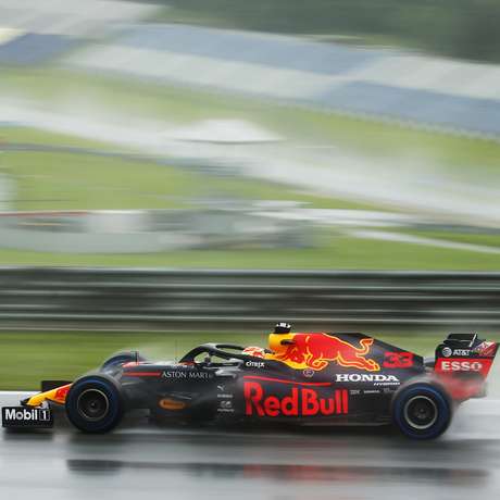 Max ganha corridas com o Red Bull Honda RB16, mas sem o motor japonês talvez tenha que correr atrás da sorte, especialmente se a equipe decidir bancar o desenvolvimento do sistema híbrido sozinha. Max ganha corridas com o Red Bull Honda RB16, mas sem o motor japonês talvez tenha que correr atrás da sorte, especialmente se a equipe decidir bancar o desenvolvimento do sistema híbrido sozinha.