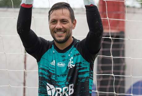 Diego Alves ficou no banco nesta quarta-feira, contra o Athletico (Foto: Alexandre Vidal/Flamengo) Diego Alves ficou no banco nesta quarta-feira, contra o Athletico (Foto: Alexandre Vidal/Flamengo)