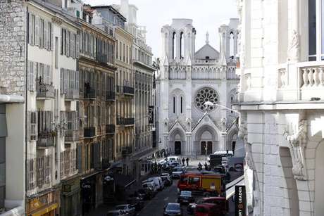Fachada da Basílica de Notre-Dame, em Nice Fachada da Basílica de Notre-Dame, em Nice