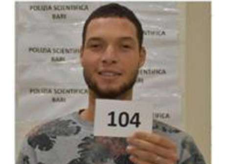 Brahim Aoussaoui chegou à Itália em 20 de setembro e foi para a França no início de outubro Brahim Aoussaoui chegou à Itália em 20 de setembro e foi para a França no início de outubro