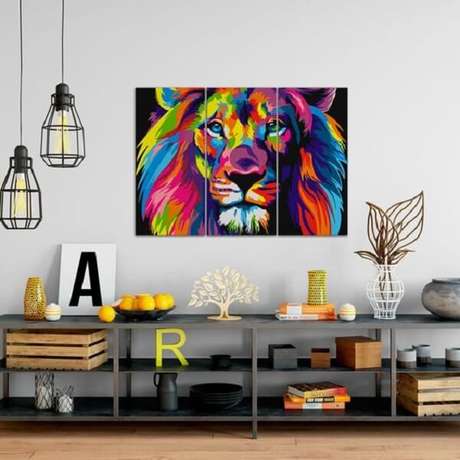 4. O quadro leão colorido se destaca na parede desse ambiente. Fonte: Pinterest