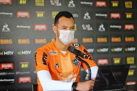 O capitão Réver é mais contaminado pela Covid-19 no Atlético-MG-(Pedro Souza/Atlético-MG) O capitão Réver é mais contaminado pela Covid-19 no Atlético-MG-(Pedro Souza/Atlético-MG)