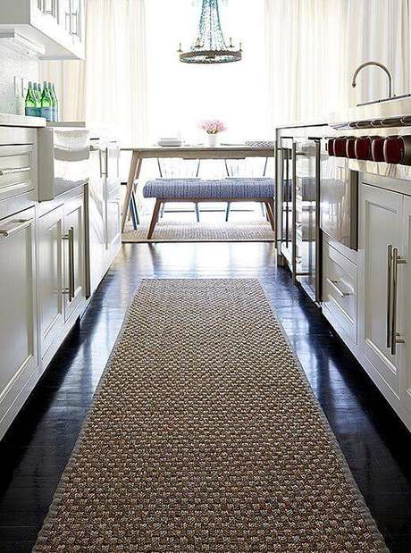 5. Passadeira de sisal para cozinha moderna – Via: One Kings Lane