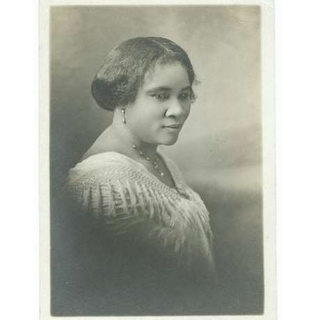 Madam C. J. Walker foi a primeira negra a se tornar milionária nos EUA Madam C. J. Walker foi a primeira negra a se tornar milionária nos EUA