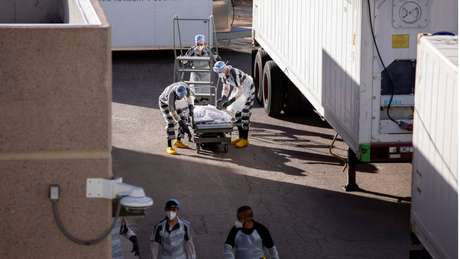 Presidiários ajudam a mover corpos de pacientes da covid-19 em El Paso