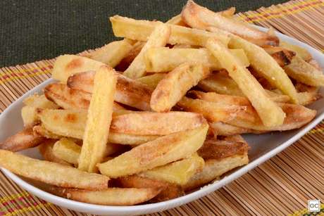 Guia da Cozinha - 7 receitas de batata frita irresistíveis para fazer em casa