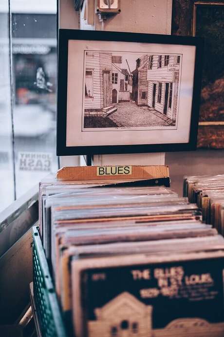 8. Organize seus discos de vinil usando os caixotes de feira – Foto: Unsplash