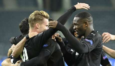 Mönchengladbach goleou novamente (Foto: Ina Fassbender / AFP) Mönchengladbach goleou novamente (Foto: Ina Fassbender / AFP)