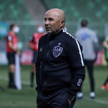 O técnico do Galo ficou fora do banco de reservas por quatro jogos e voltará contra o Internacional-(Bruno Cantini/Atlético-MG) O técnico do Galo ficou fora do banco de reservas por quatro jogos e voltará contra o Internacional-(Bruno Cantini/Atlético-MG)