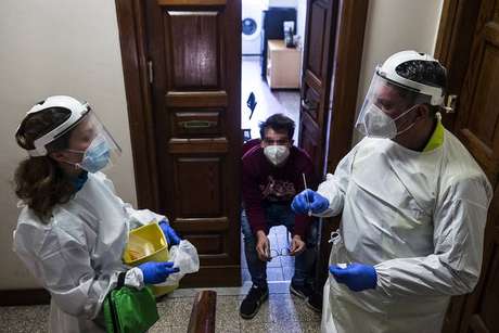 Testagem em domicílio para novo coronavírus em Roma, na Itália Testagem em domicílio para novo coronavírus em Roma, na Itália