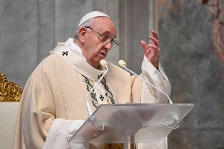 Australianos querem indenização da Igreja Católica por crimes de pedofilia Australianos querem indenização da Igreja Católica por crimes de pedofilia