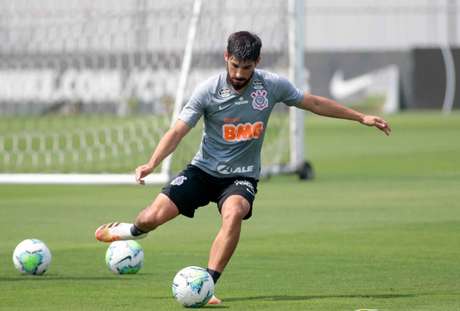 Bruno Méndez não deve enfrentar o Fortaleza, nesta quarta-feira (Foto: Rodrigo Coca/Agência Corinthians)