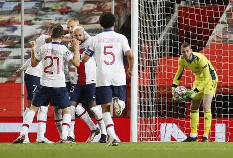 PSG derrota Manchester United com 2 gols de Neymar ...