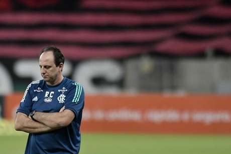 Rogério Ceni está sob forte pressão no Flamengo Rogério Ceni está sob forte pressão no Flamengo