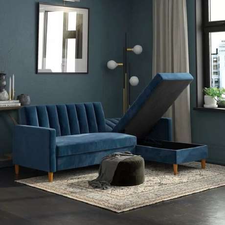 27. Cor e sofisticação com esse sofá baú azul. Fonte: Pinterest 27. Cor e sofisticação com esse sofá baú azul. Fonte: Pinterest