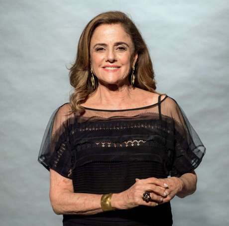 Com covid-19, Marieta Severo é internada