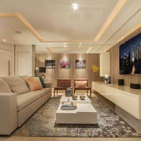 48. Decoração de sala bege com poltronas de couro – Foto: Dcore Você 48. Decoração de sala bege com poltronas de couro – Foto: Dcore Você