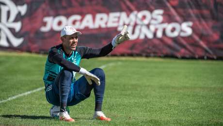 Restam três jogos: Diego Alves tem vínculo com o Flamengo até o fim deste mês (Foto: Alexandre Vidal / CRF) Restam três jogos: Diego Alves tem vínculo com o Flamengo até o fim deste mês (Foto: Alexandre Vidal / CRF)