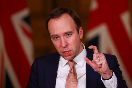 Hancock , durante entrevista em 10 Downing Street, Londres
 10/12/ 2020 REUTERS/Simon Dawson/Pool