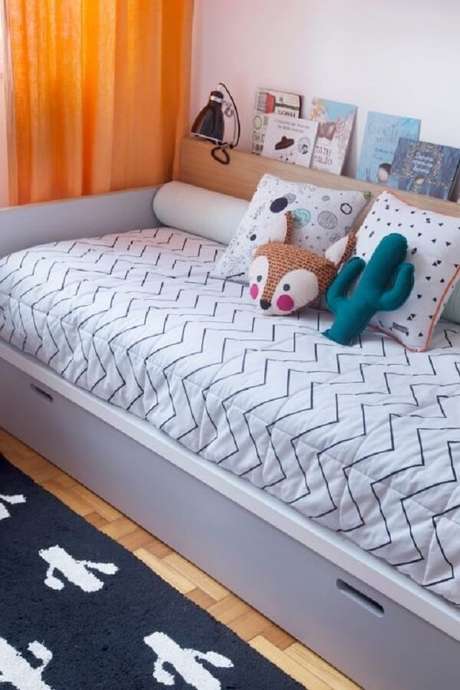 25. Tapete para quarto infantil feminino com desenhos de cactos. Fonte: Pinterest