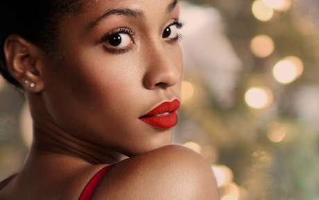 Batom vermelho: 6 dicas práticas para arrasar na produção de Natal