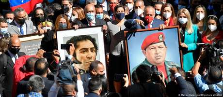 Em nome de Hugo Chávez: Assembleia Nacional venezuelana toma posse 