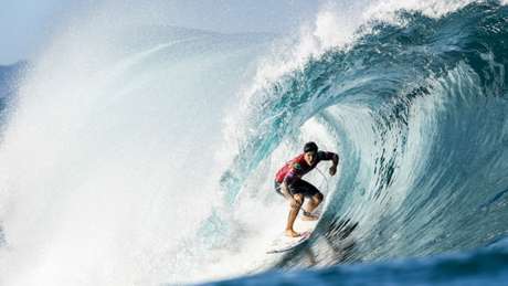 Gabriel Medina em ação em Pipeline. Etapas no Havaí estão suspensas devido à pandemia (Foto: Divulgação/WSL) Gabriel Medina em ação em Pipeline. Etapas no Havaí estão suspensas devido à pandemia (Foto: Divulgação/WSL)
