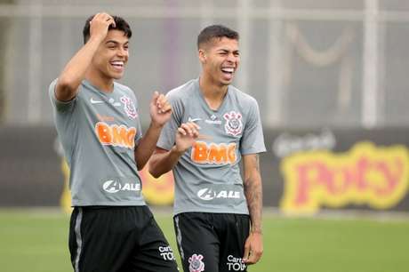 Roni e Gabriel Pereira foram integrados ao profissional em 2020 (Foto: Rodrigo Coca/Ag. Corinthians) Roni e Gabriel Pereira foram integrados ao profissional em 2020 (Foto: Rodrigo Coca/Ag. Corinthians)