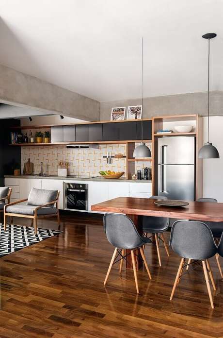 38. A madeira garante mais sensação de acolhimento para os ambientes integrados na casa conceito aberto – Foto: Pinterest 38. A madeira garante mais sensação de acolhimento para os ambientes integrados na casa conceito aberto – Foto: Pinterest