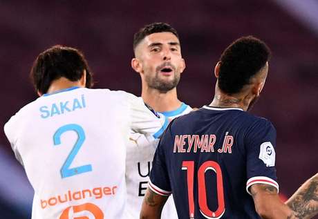 Neymar e González protagonizaram polêmica (Foto: FRANCK FIFE / AFP) Neymar e González protagonizaram polêmica (Foto: FRANCK FIFE / AFP)