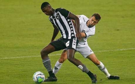 Matheus Babi volta ao time titular do Botafogo (Foto: Vitor Silva/Botafogo) Matheus Babi volta ao time titular do Botafogo (Foto: Vitor Silva/Botafogo)