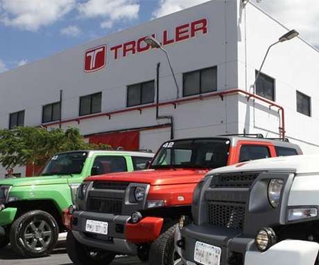 A fábrica da Troller em Horizonte (CE) emprega cerca de 470 funcionários e produz em torno de 150 carros por mês. A fábrica da Troller em Horizonte (CE) emprega cerca de 470 funcionários e produz em torno de 150 carros por mês.