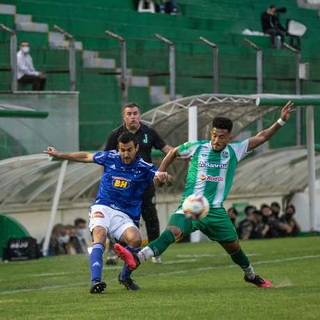 A derrota para o Juventude "enterrou" de vez as possbilidades do Cruzeiro de subir para a Série A-(Igor Sales/Cruzeiro) A derrota para o Juventude "enterrou" de vez as possbilidades do Cruzeiro de subir para a Série A-(Igor Sales/Cruzeiro)