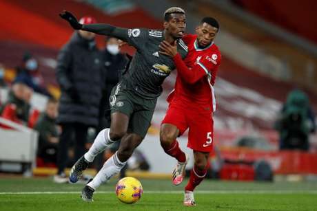 Rivais ingleses protagonizaram jogo valendo a liderança (Foto: PHIL NOBLE / POOL / AFP) Rivais ingleses protagonizaram jogo valendo a liderança (Foto: PHIL NOBLE / POOL / AFP)