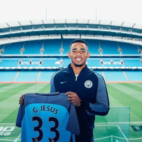 Gabriel Jesus vive bom momento no City (Foto: Divulgação) Gabriel Jesus vive bom momento no City (Foto: Divulgação)