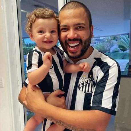 Torcedor do Santos, Projota não poderá acompanhar final da Libertadores (Foto: Divulgação) Torcedor do Santos, Projota não poderá acompanhar final da Libertadores (Foto: Divulgação)