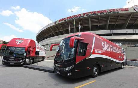 Ônibus do São Paulo foi apedrejado a caminho do Morumbi (Paulo Pinto/saopaulofc.net) Ônibus do São Paulo foi apedrejado a caminho do Morumbi (Paulo Pinto/saopaulofc.net)