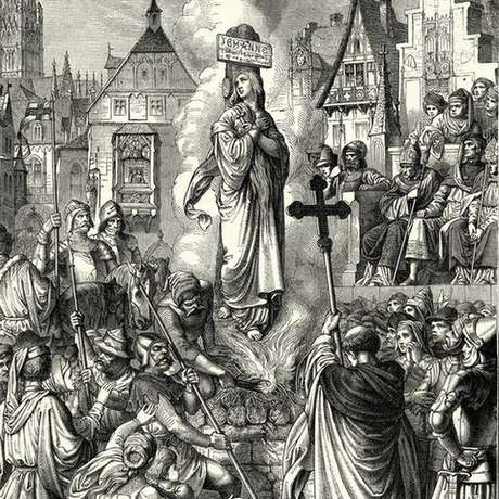 Joana d'Arc foi queimada na fogueira em 30 de maio de 1431 Joana d'Arc foi queimada na fogueira em 30 de maio de 1431