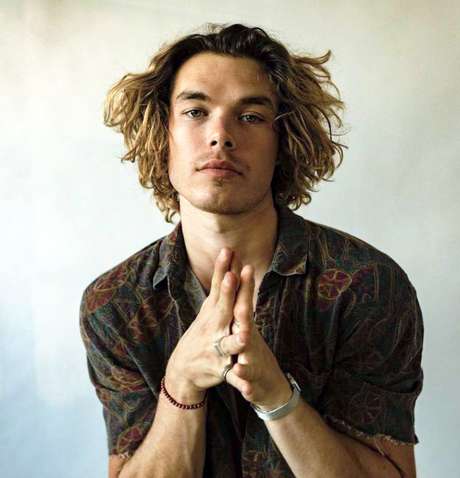 Ator de 'Sabrina' vai estrelar s&eacute;rie derivada de 'Vikings'